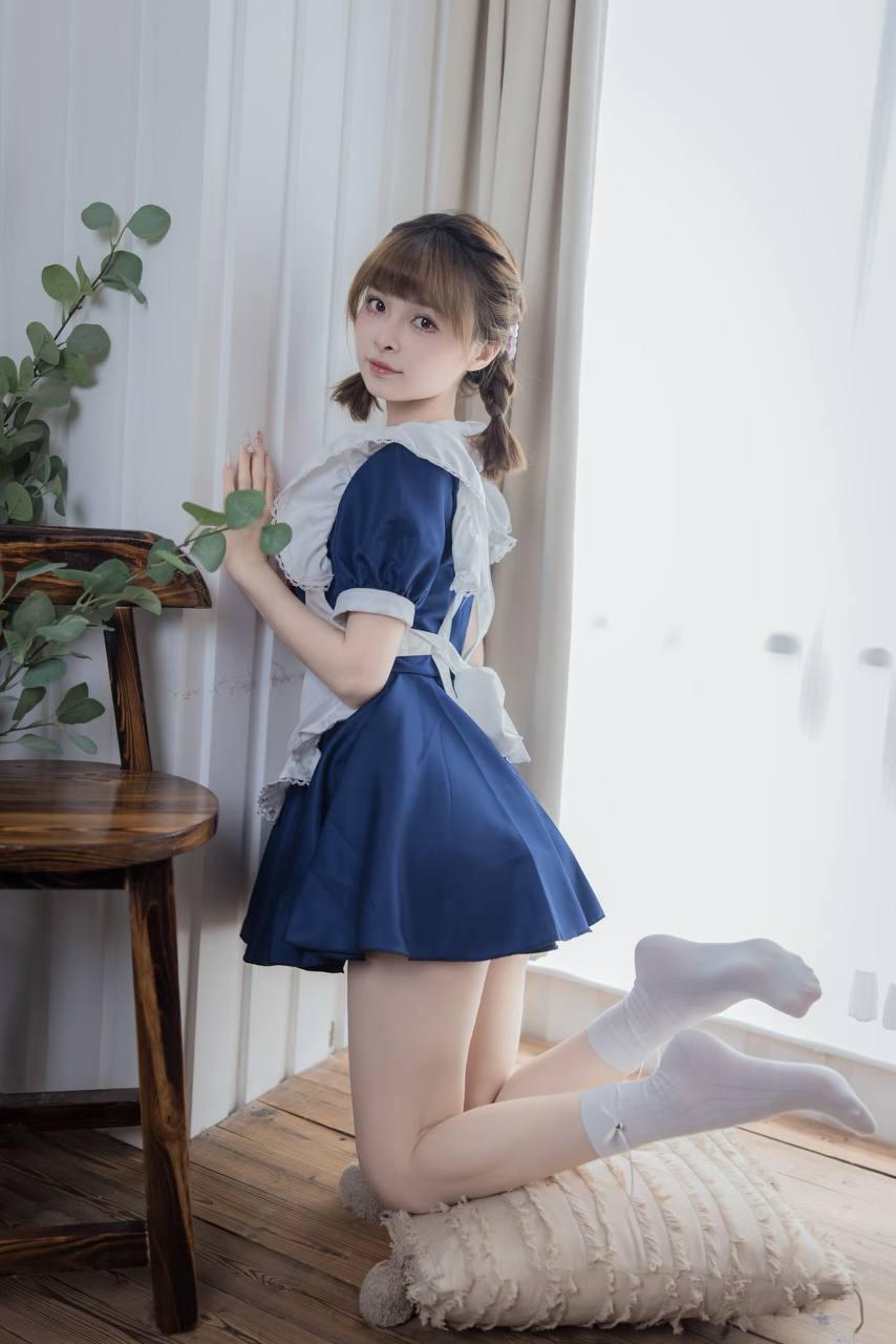 少女蓝色连衣裙甜美可爱美少女 连衣裙