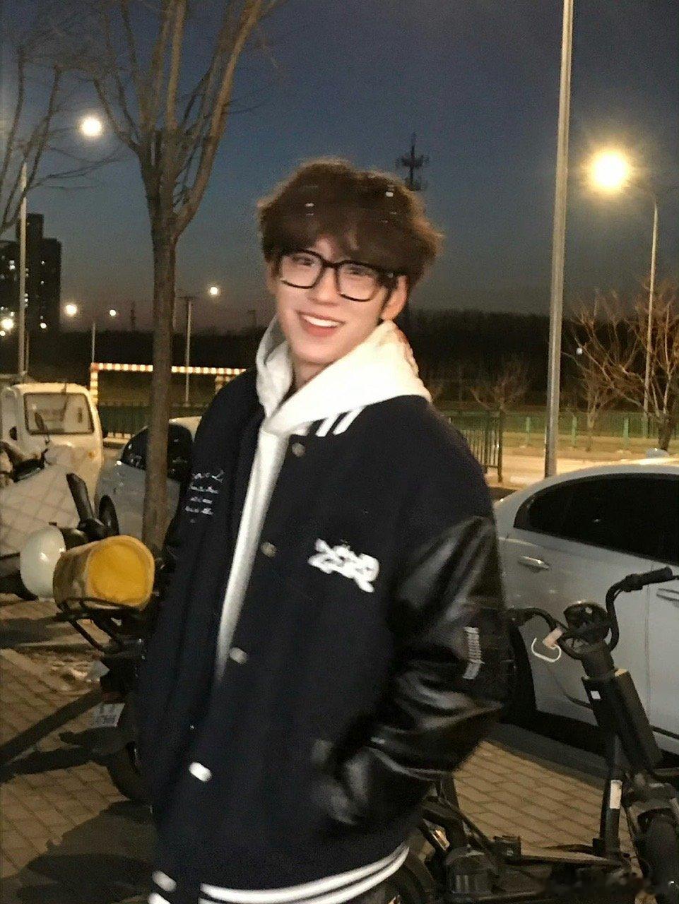 余景天去乐华了乐华官宣余景天 乐华官宣余景天 