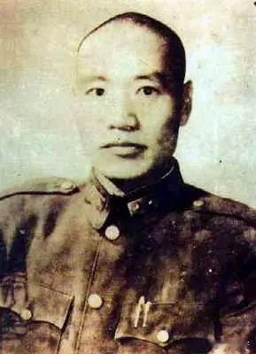 中华民国历史人物第1374位，侯镜如（1902一1984.10.25）原名心朗，
