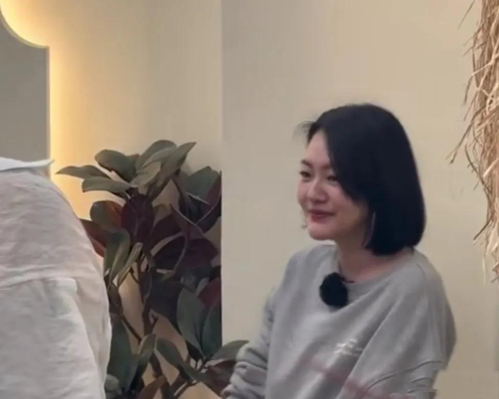 小S韩国被偶遇状态令人担忧，与大S相似之谜

近日，小S在韩国被偶遇，其状态令人