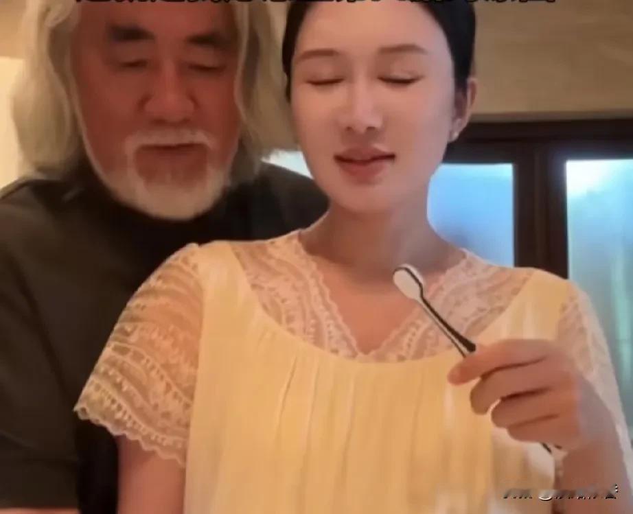 你听说了吗？那位在江湖上赫赫有名的大导演张纪中，最近又干了一件让全网都直呼“哇塞