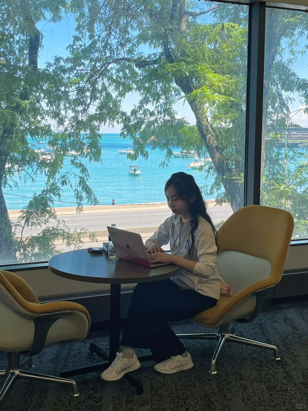 Northwestern🩵坐在图书馆里看海是什么体验