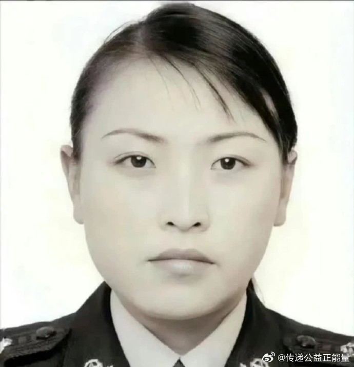 请您停留1秒钟，向缉毒英雄杜萍致敬！ ​​​
