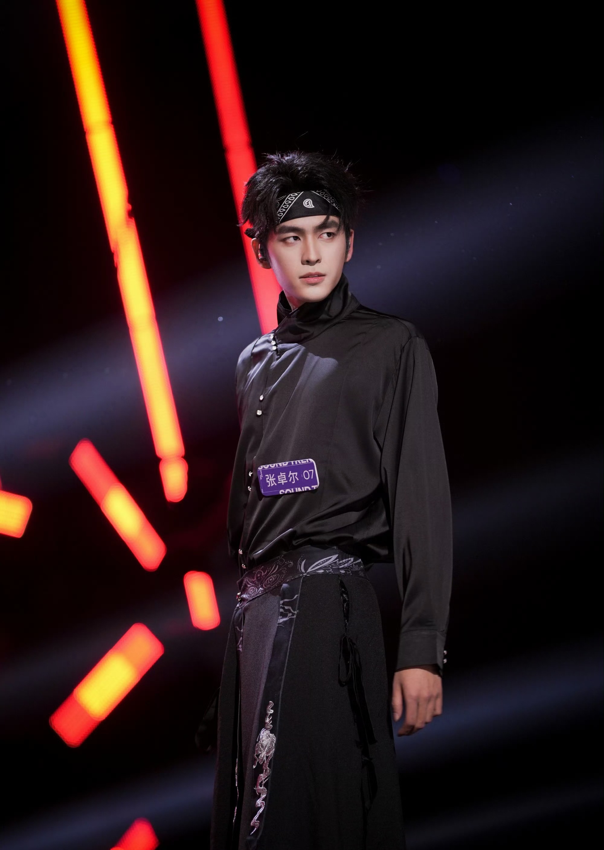 网传歌手2026首发已确定网传《声鸣远扬2025》总冠军将直通《歌手2026》，