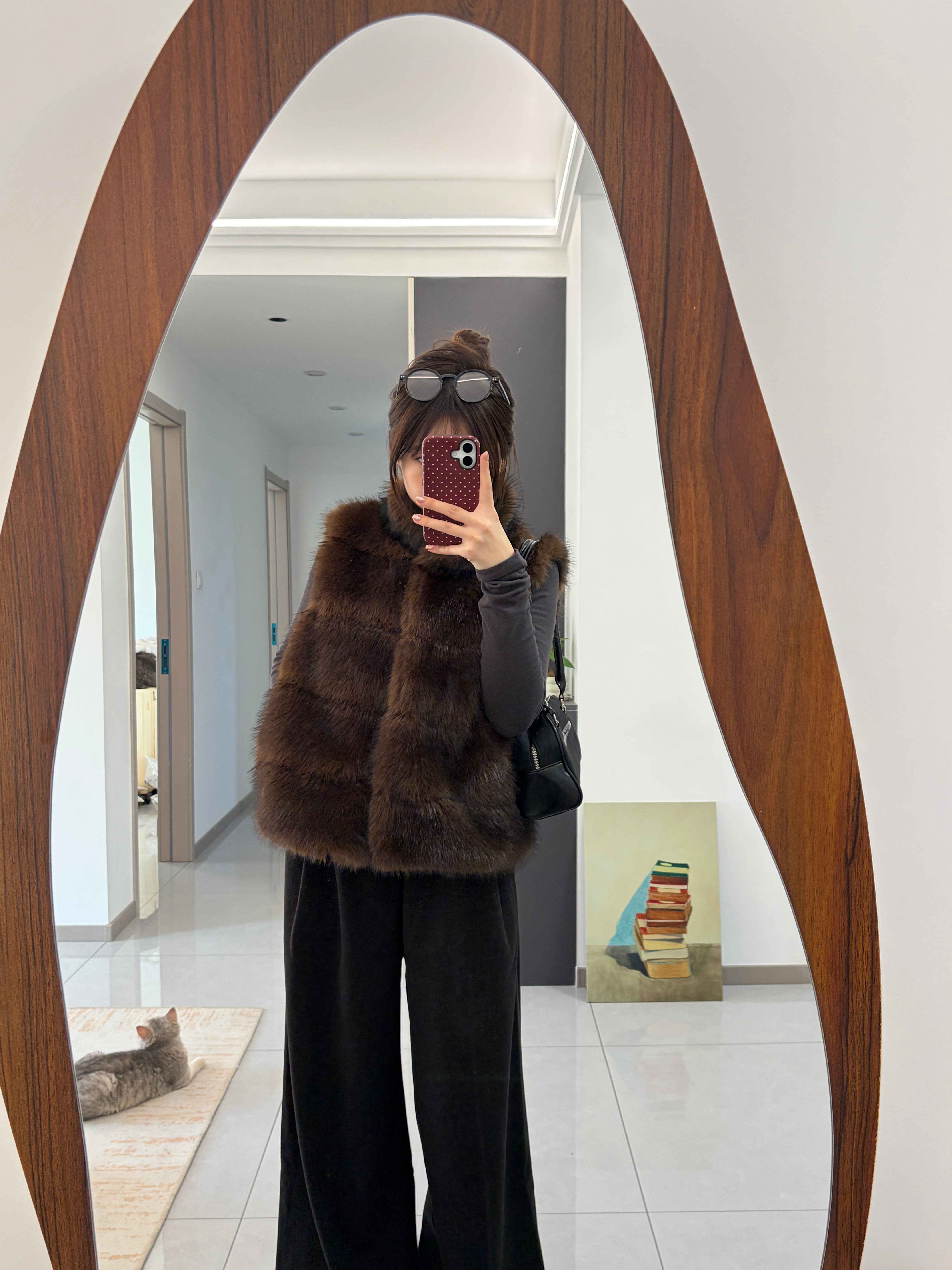 买了件一百多的毛毛马甲 没想到上身效果还不错