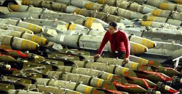 难道说乌克兰今天的惨样是因为当年去核了？先不说他们去核之后的操作，也不说那么庞大