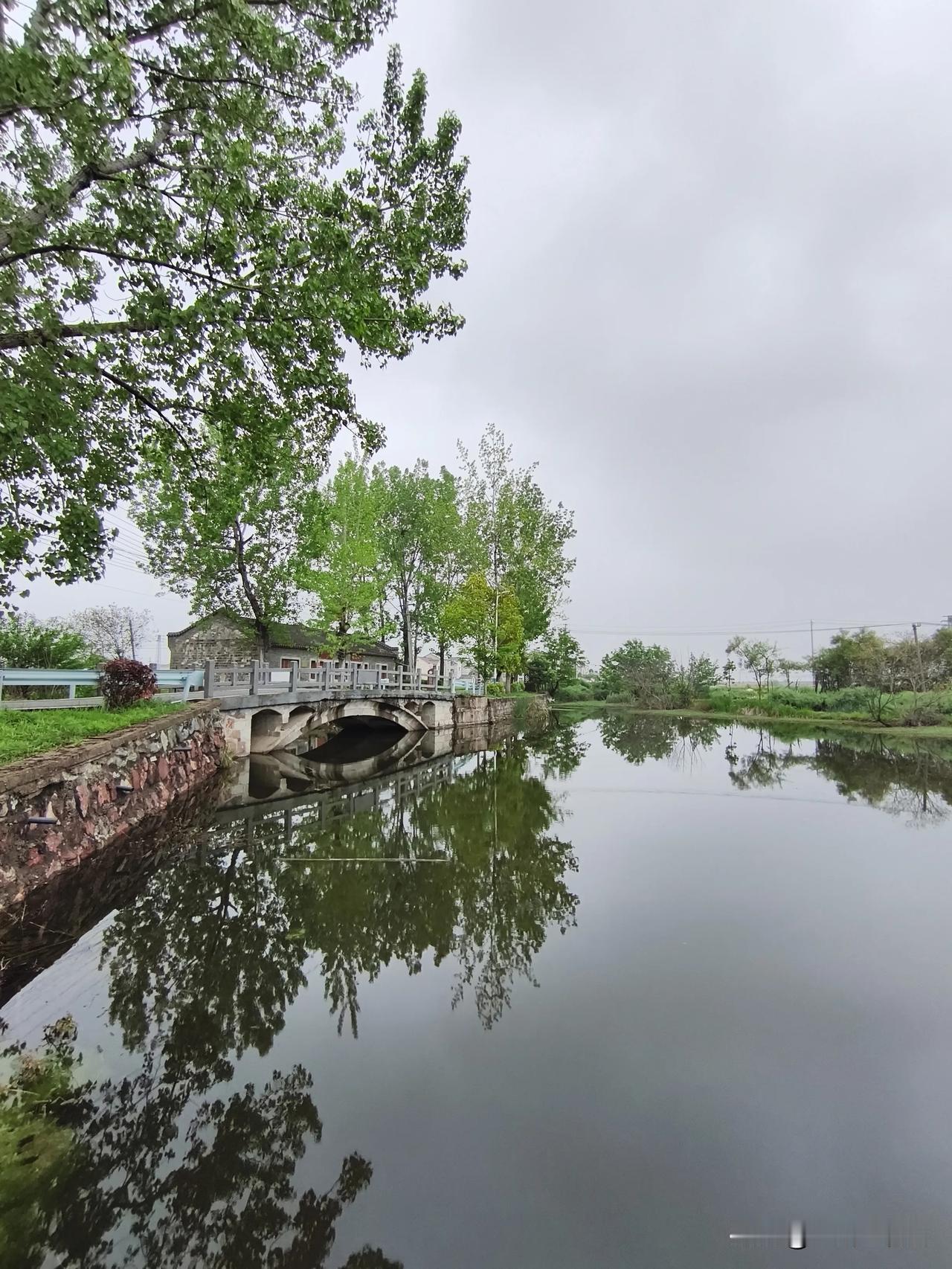 《  回老家找不道路  》
[微风][微风][微风][捂脸][微风][微风][微