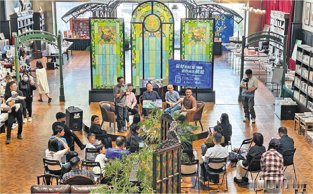 千年古城阅读热潮涌动，文化之光照亮城市未来。古有辛弃疾、李清照，今有爱读书市民，