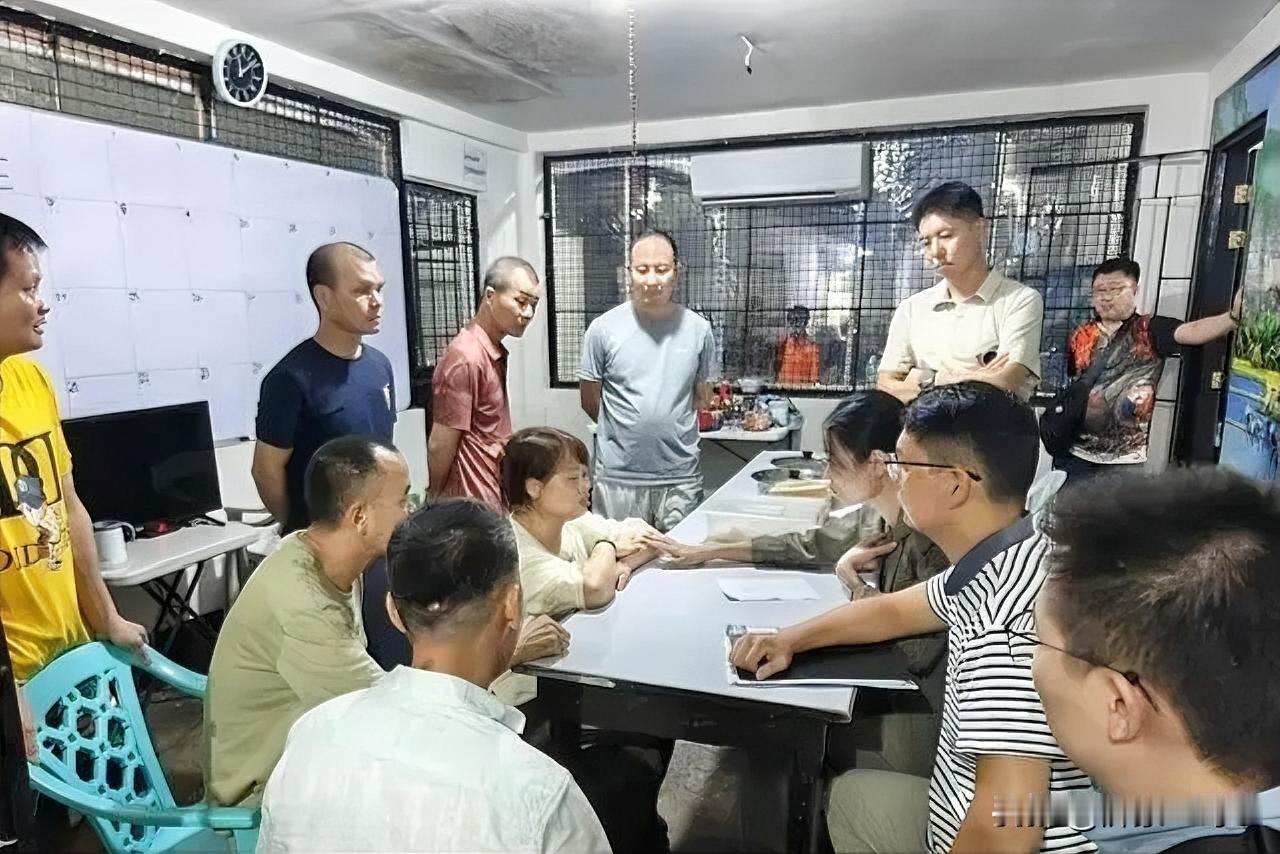 5月28日晚，64名被扣押的中国钢铁厂公民被释放，中国大使馆派员赴现场慰问照料！