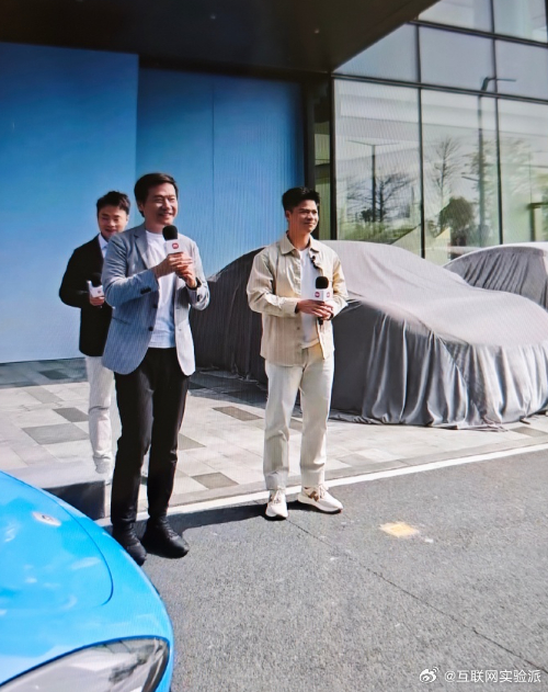 雷军回应给苏炳添当司机真CEO直驾，雷总表示载苏神压力很大，苏神直呼荣幸！