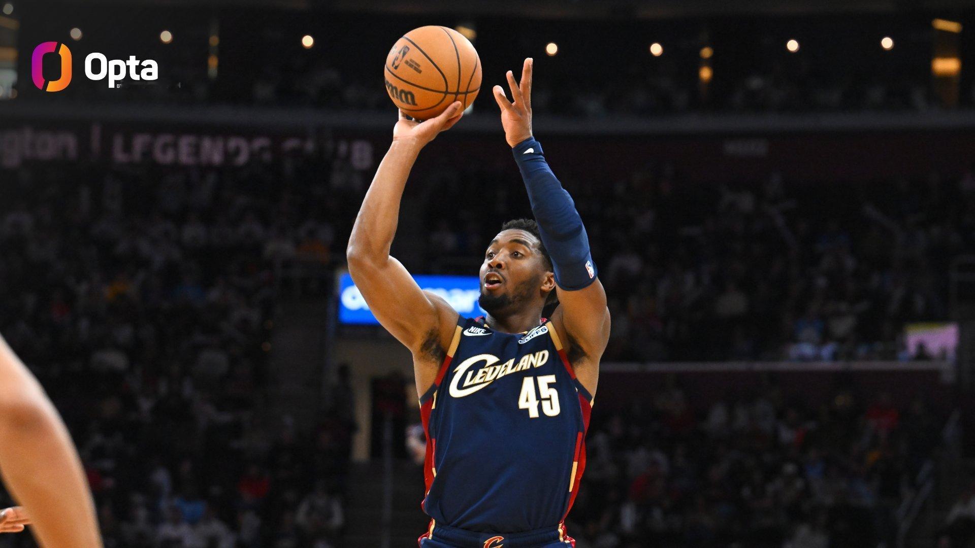 米切尔今晚将迎来他职业生涯的第550场比赛，目前他已得到13624分，战绩为36