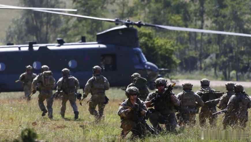 美军要全面军事打击伊朗很难，斩首行动最靠谱，并已作为备选方案 网页链接 来自