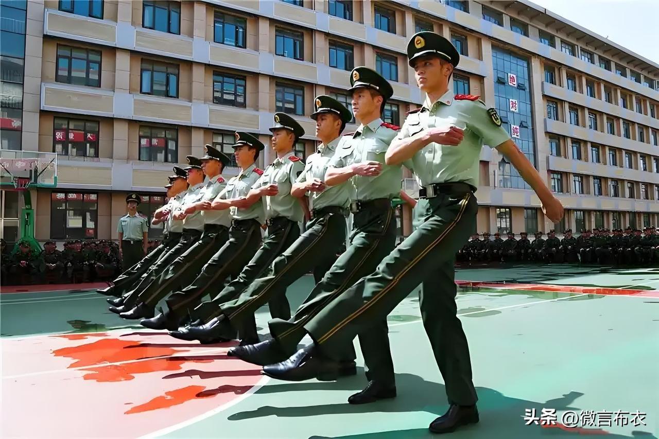 今天上午，我刷到了一个视频，其账号及语音与大V“听风的蚕”一模一样，视频内容质量