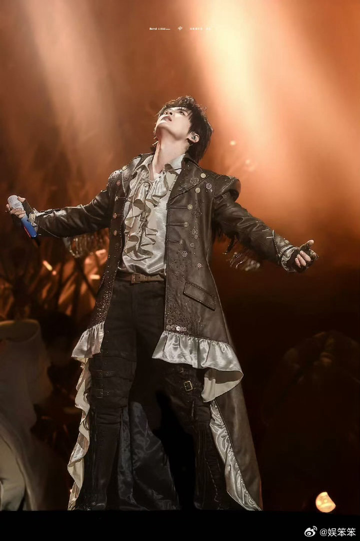 我瘦了8斤就张远这样 张远瘦了8斤后也太帅了吧，妥妥行走的型男啊，这不就是我减肥