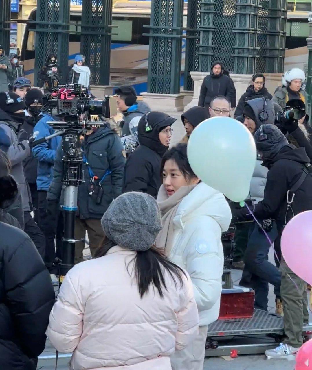 哈尔滨偶遇井柏然孙千拍摄新剧，帅哥美女同框对我眼睛好好好