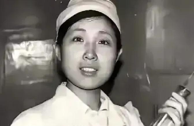 1999年，黑龙江19岁护士捡回个10岁男孩，为养他12年不谈恋爱不结婚。男孩生