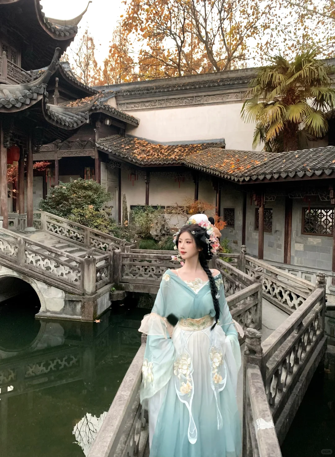 我言秋日胜春朝🍂