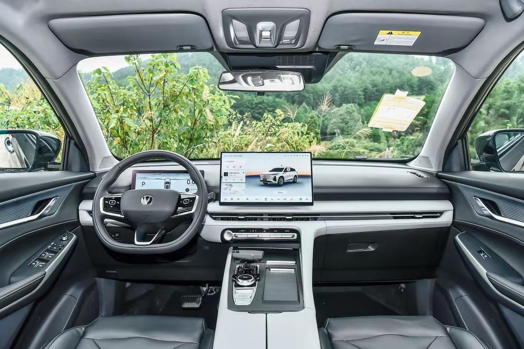 2023年，长安CS75PLUS销量25.36万辆
2024年，长安CS75PL