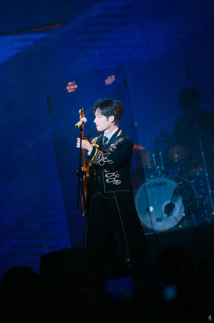 蒋敦豪希望演出的时间能过的慢一点  蒋敦豪谢谢合肥我们下次见 亲爱的朋友们，蒋敦