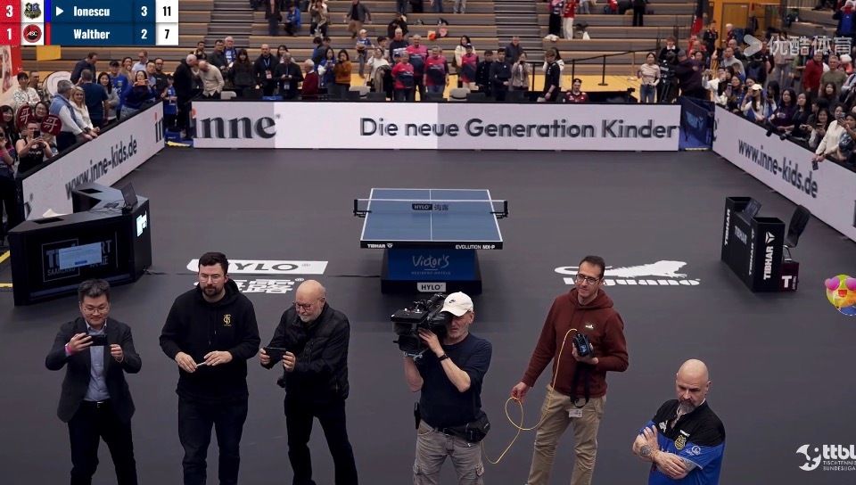 樊振东 都在拍啥呢 让我康康📸 