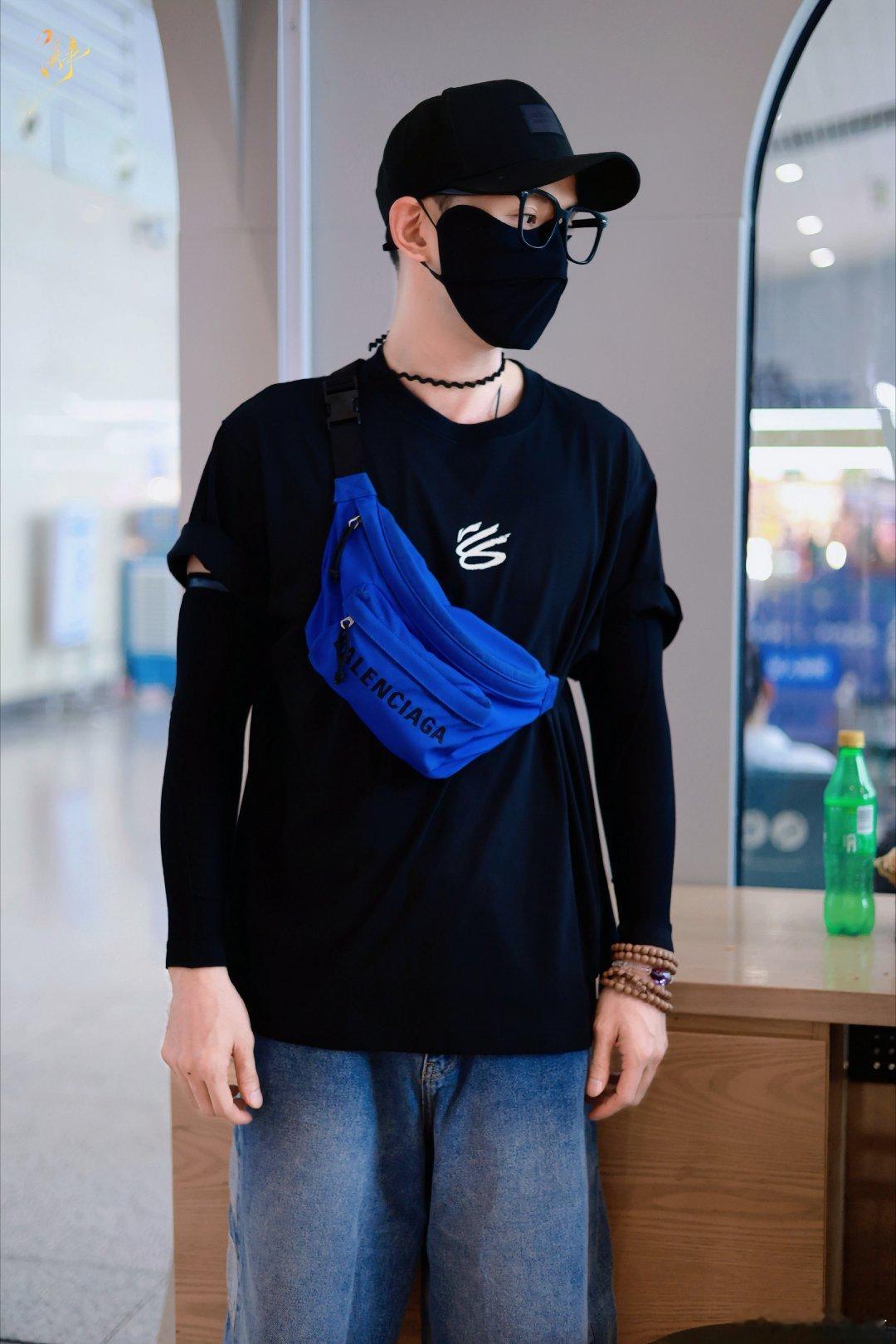 徐正溪萧长卿 徐正溪百花杀 你是夜下不来的黄昏，你是明不起来的清晨，你的语调像深