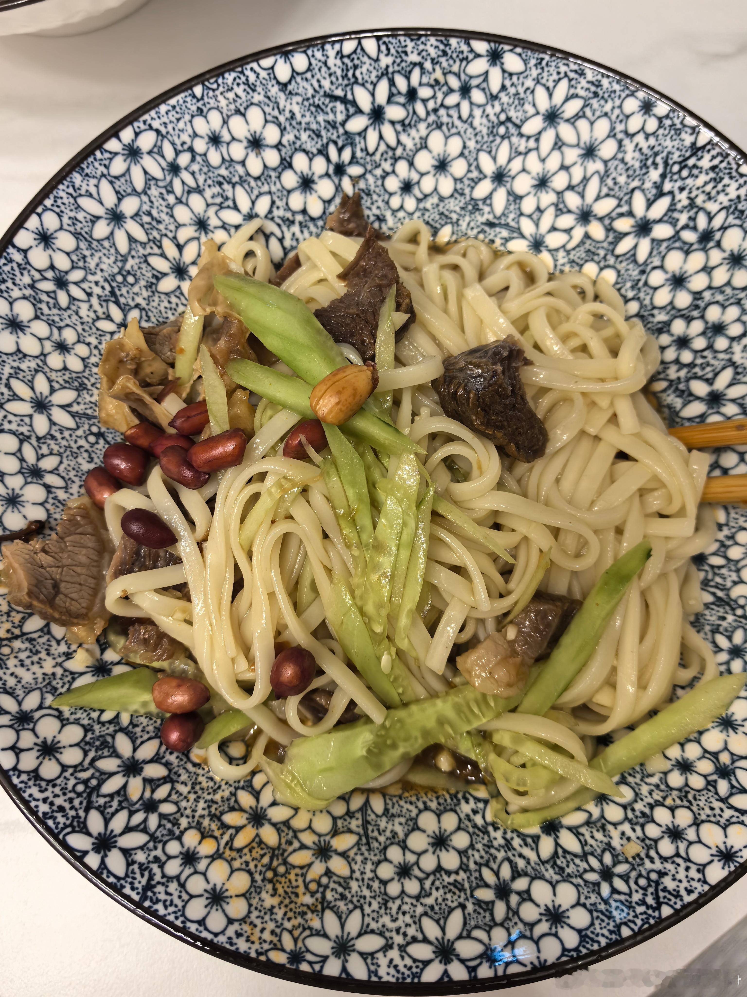 年轻人不爱做饭的原因这说的不是我，因为我不是年轻人。原来没有孩子的时候，我和队友