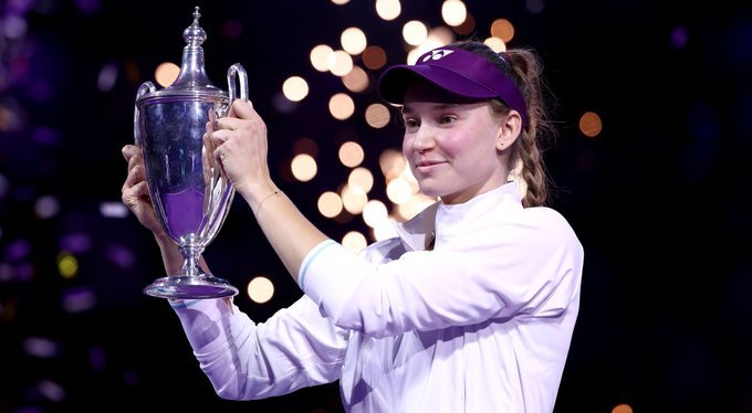 这应该就是很多眼中“完美的夜晚”吧？这样的夜晚总是拥有很棒的剧情。莱巴金娜以63