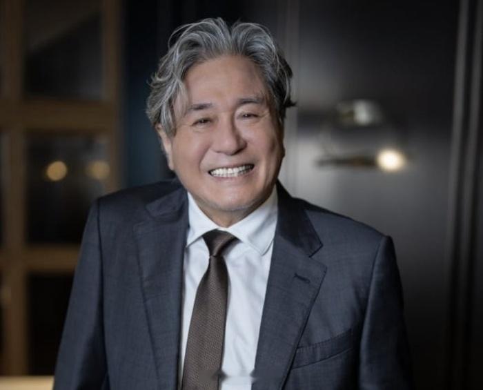 【演员崔岷植分享体验过海外制作环境的感受】崔岷植表示:“演员就像乐器。语言不同，