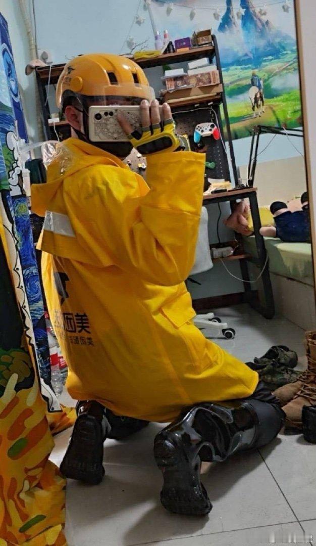 这雨衣很有感觉吧 