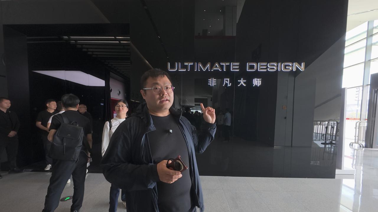 华为Nova14以及鸿蒙电脑新品发布会马上要开始。现场却发现一个最神秘的地方,猜