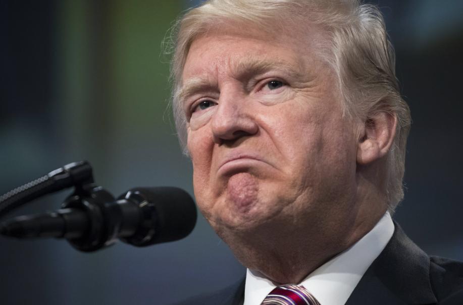 不想访华了？
 
特朗普突然召回驻华大使，财长公开骂中国！不是不来了，是戏演给几