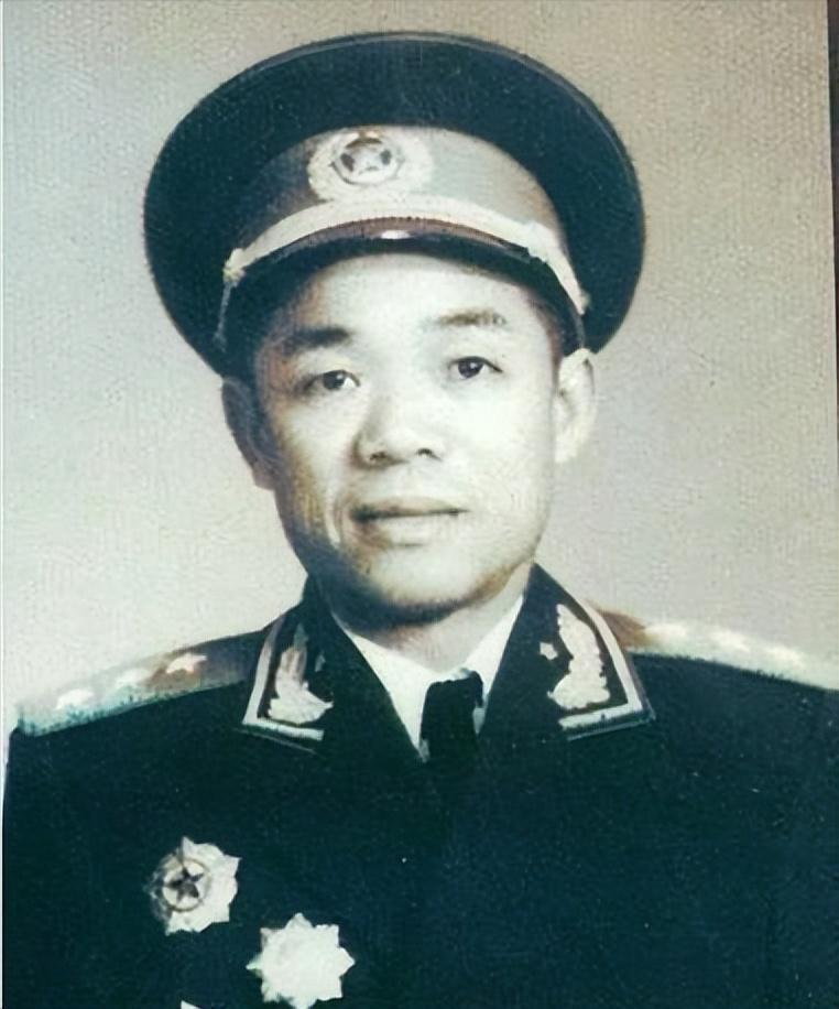 1986年，开国上将韩先楚病危，他仍放心不下跟随自己近20年的秘书姚科贵，于是给