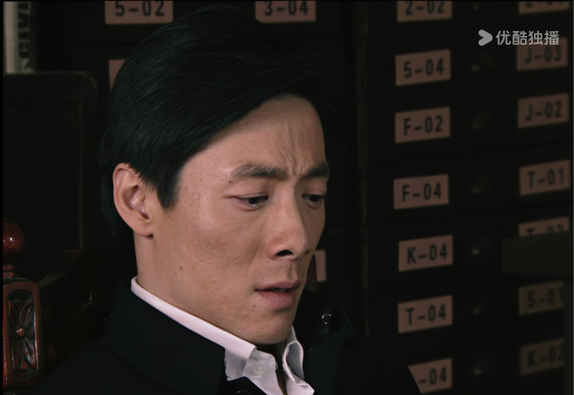 余则成扇了一巴掌李涯，李涯为什么哭了啊？ 