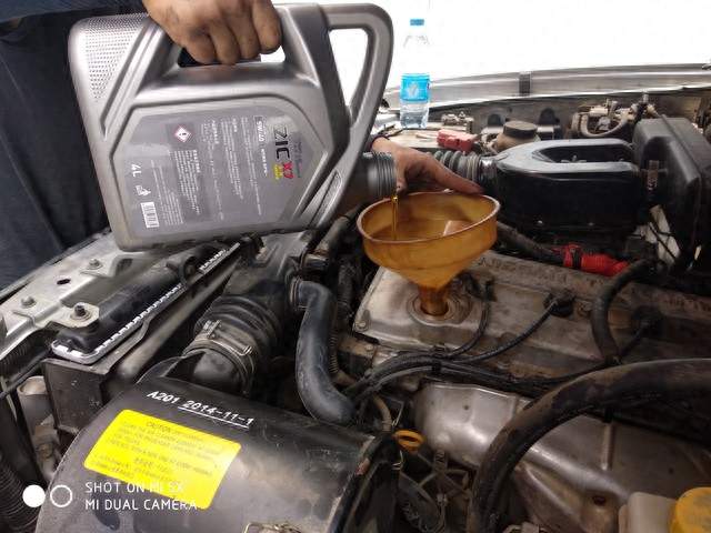 为啥国人能接受30万的国产车，却接受不了30元一升的国产机油？