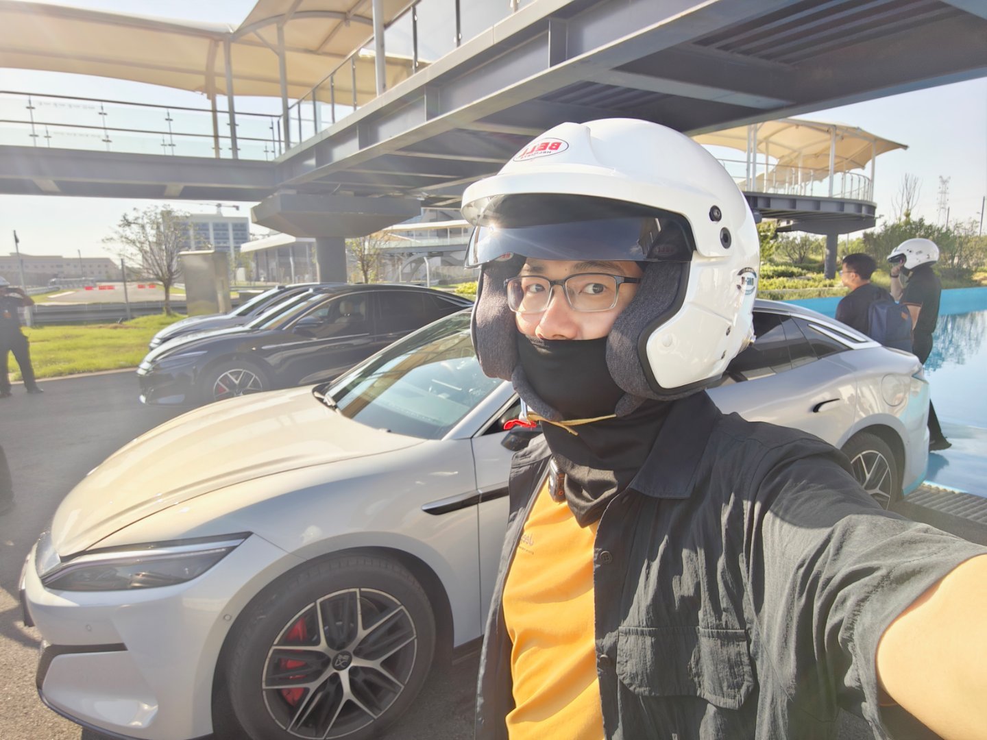 比亚迪汉L，竞速模式，千匹马力全开。金卡纳赛道，教练14.7秒，我跑到15.26