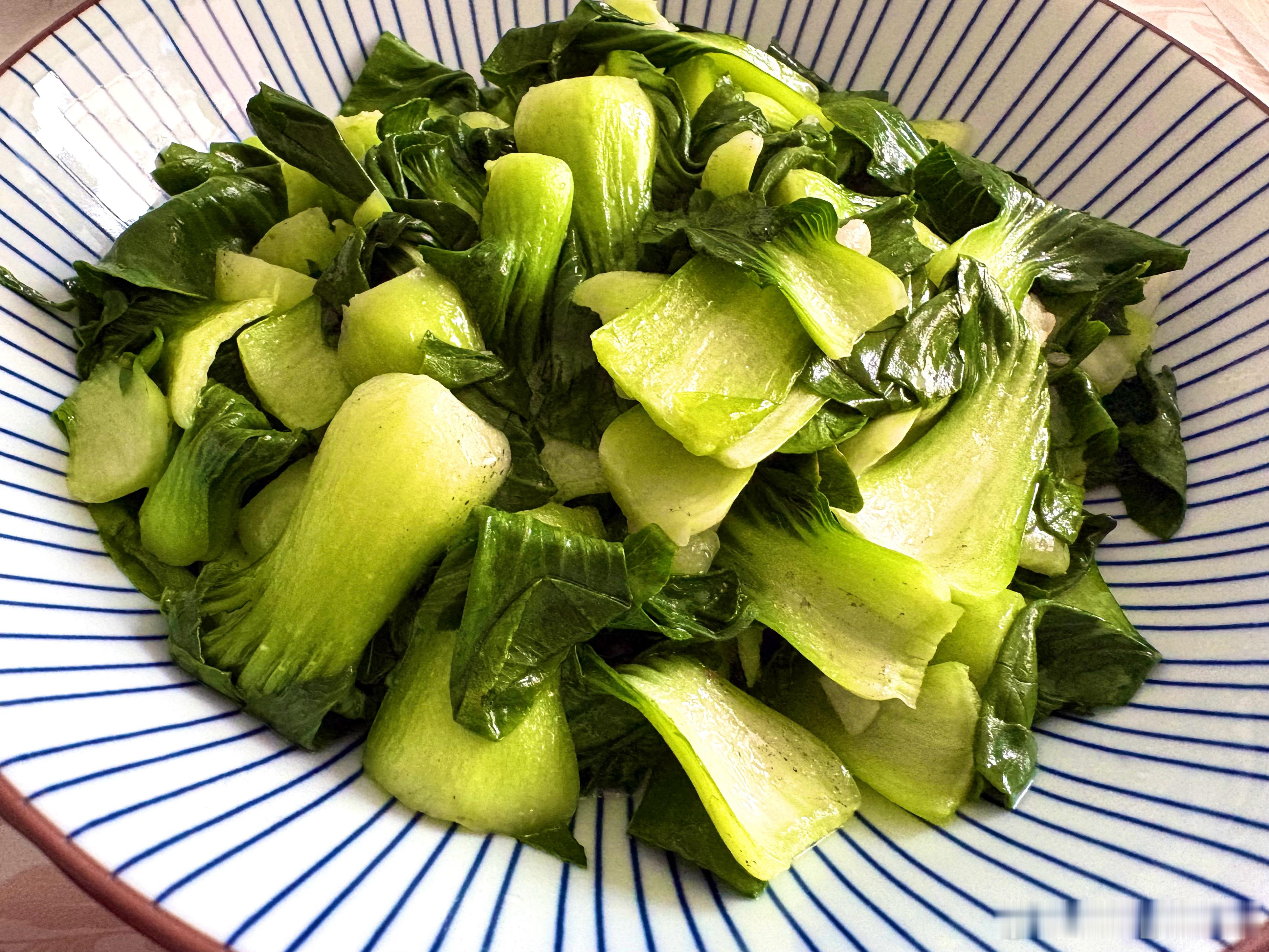 生活手记 几盘小菜，凑成一顿健康美味的早午餐，生活的快乐其实很简单，每天要认认真