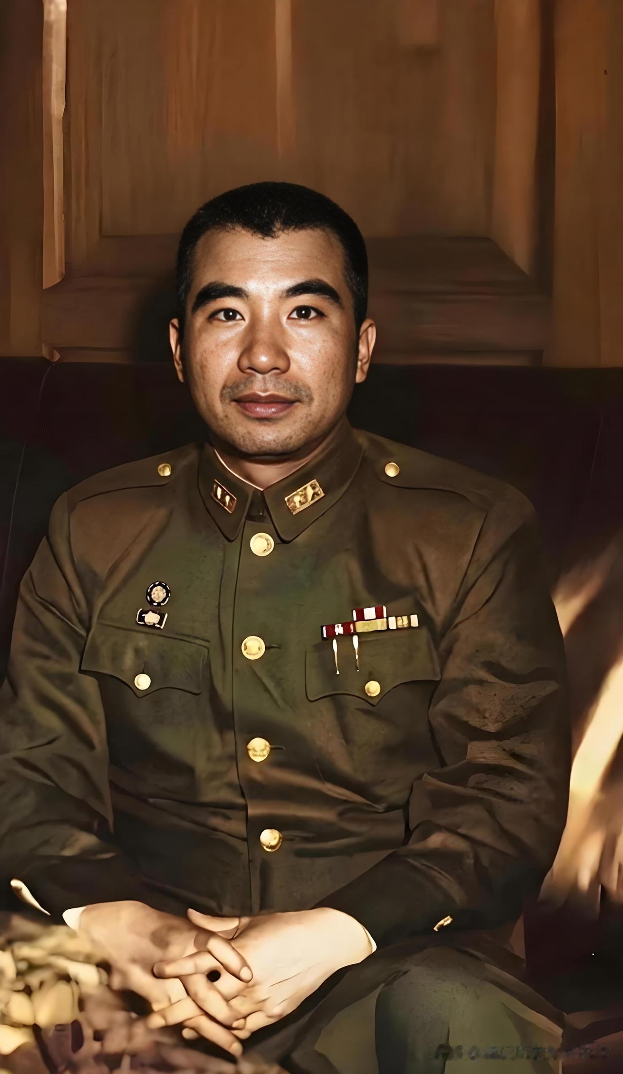 这张照片是1945—1947年，抗战胜利后，拍摄的照片，原照片是黑白的，这是后期