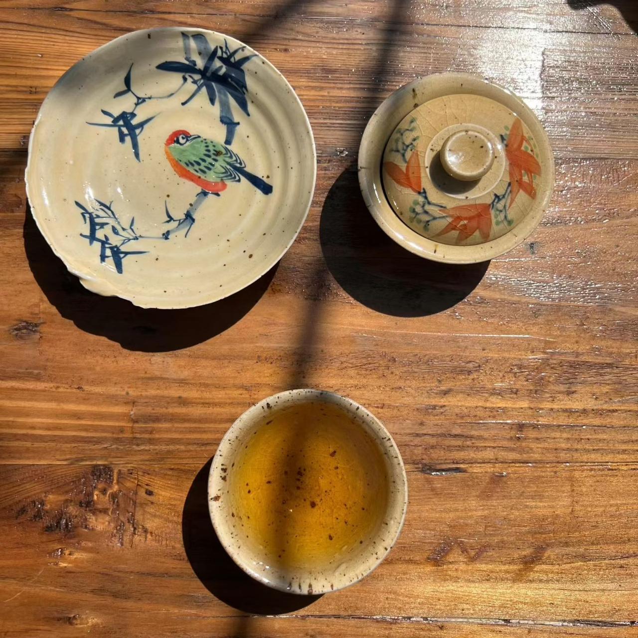 网上有段话，读来格外戳心：“很多人不知道，家里天天有人拖得干干净净、归置得整整齐