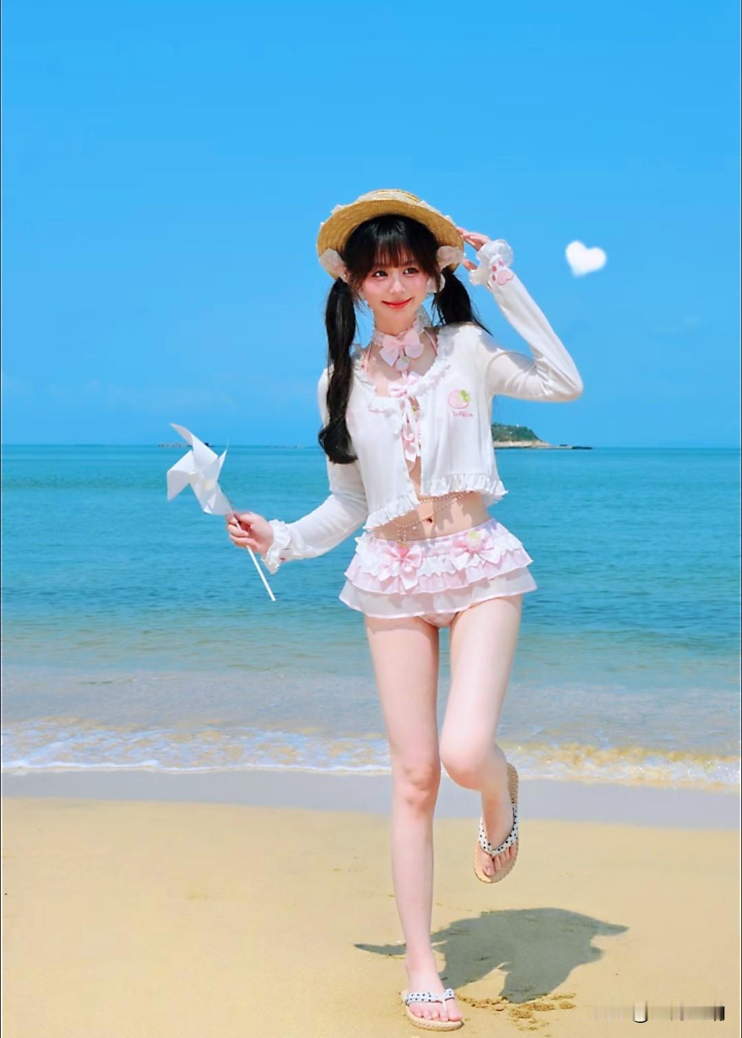 谁能拒绝在海边遇到这样一个笑起来甜甜的女孩子呢？