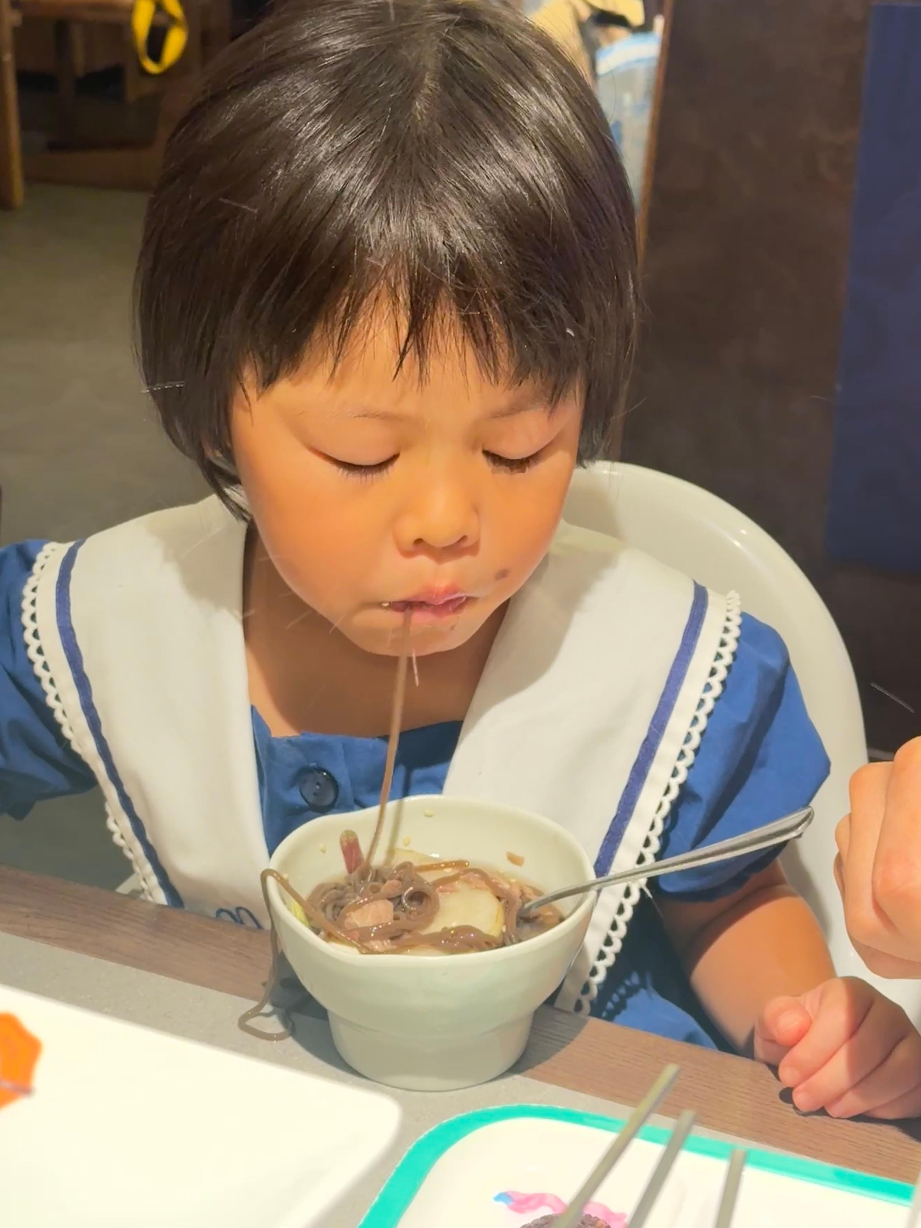 球一直喊着要野餐于是我想了个办法，来吃朝鲜族烤肉来了跟野餐的区别就是比野餐好吃多