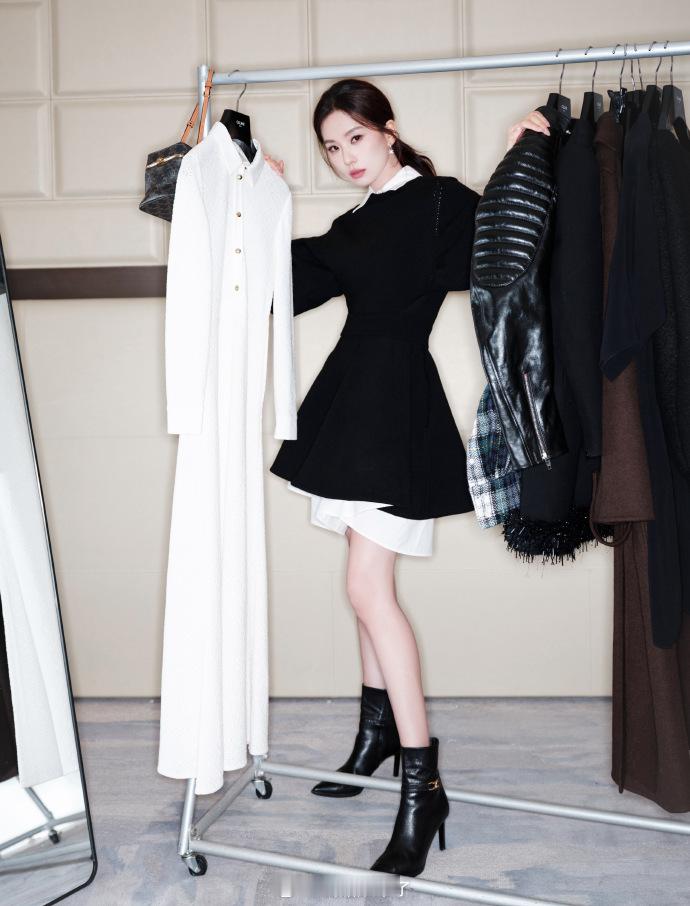 刘诗诗Celine活动第二套造型出图攻气十足大小姐俏皮灵动又有气质！ 