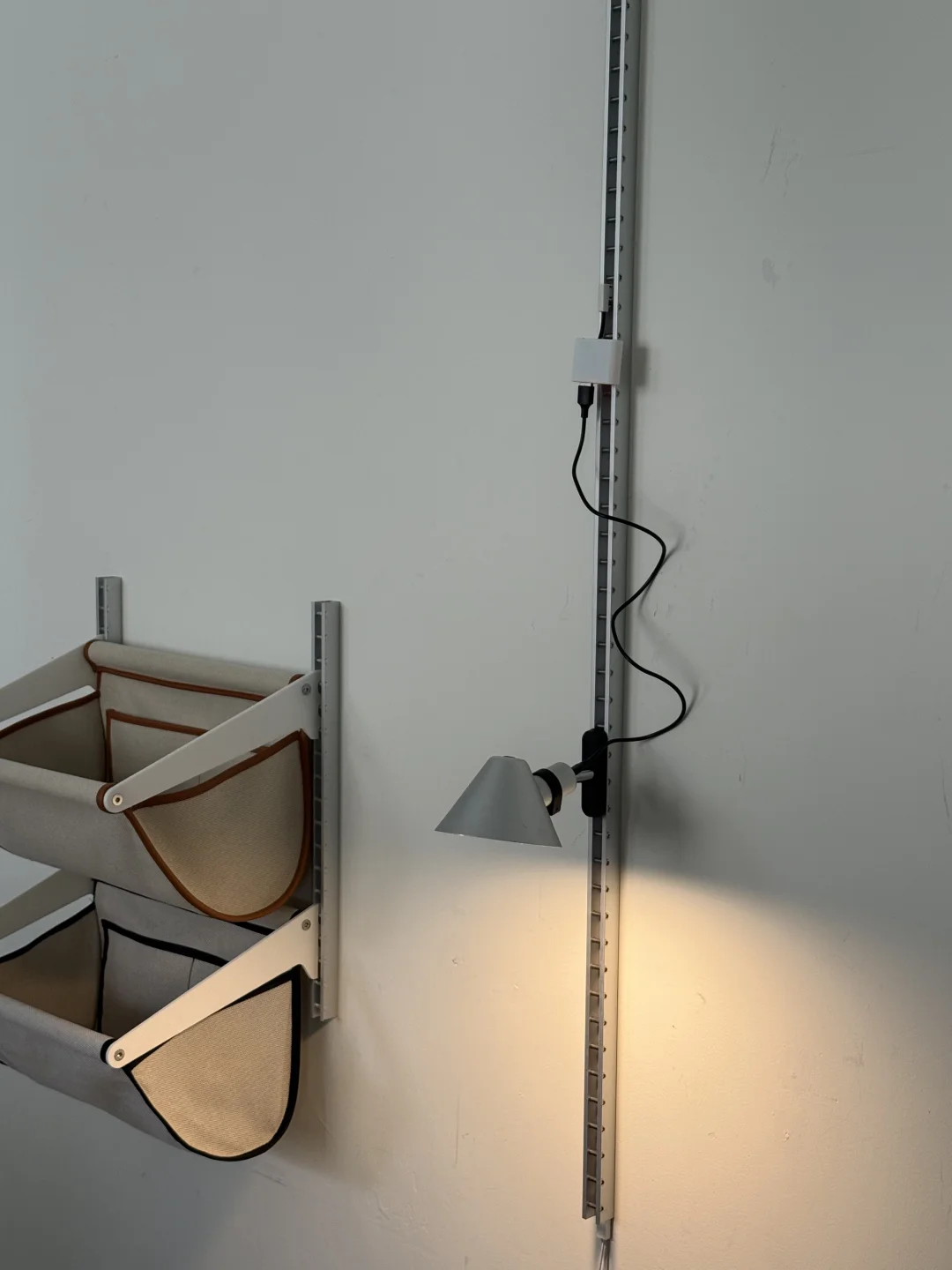 磁吸灯可以直接从梯柱里充电