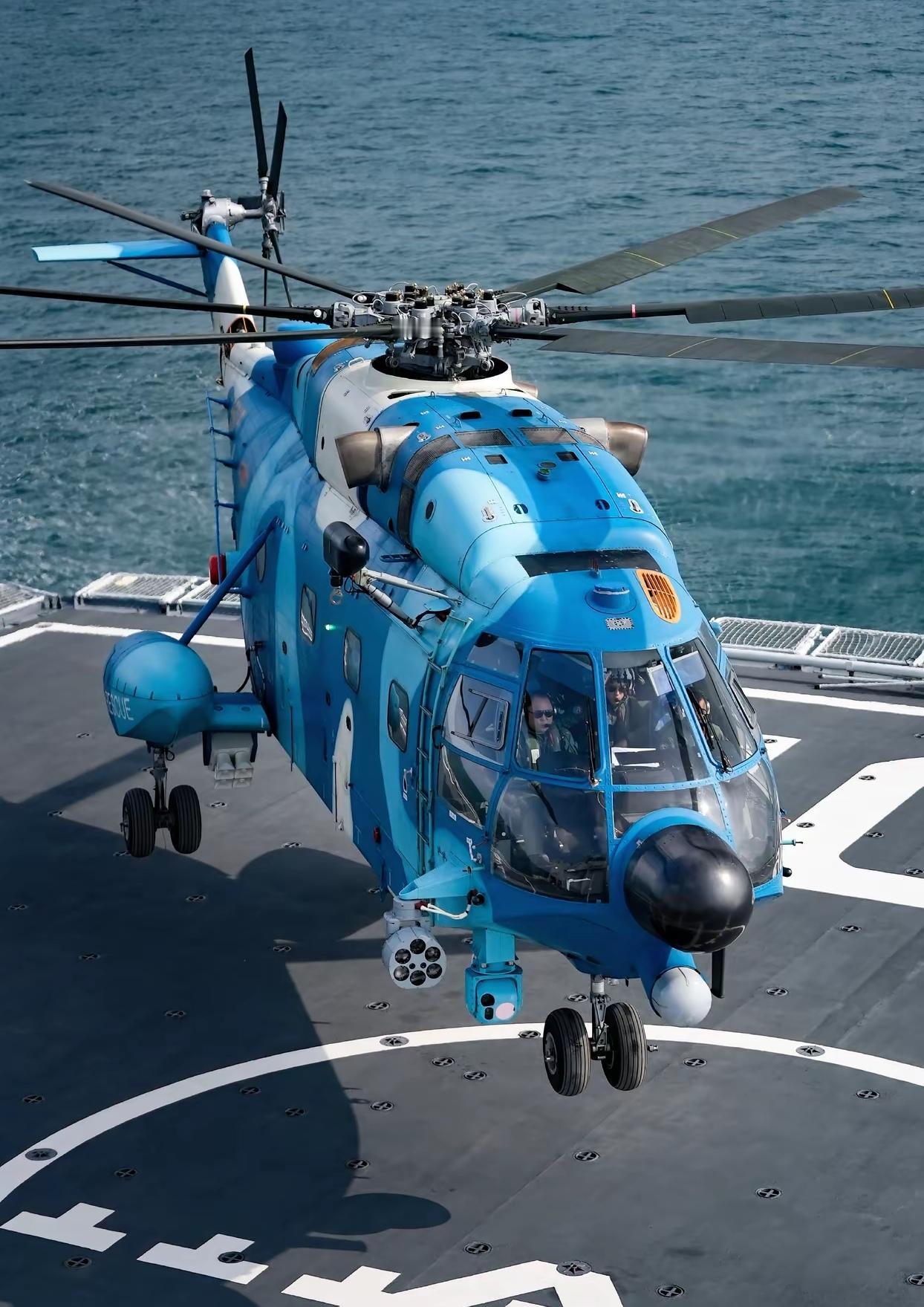 海军搜救型直-8舰载直升机