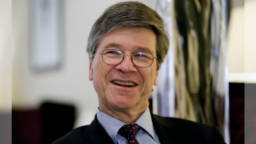 20日下午，哥伦比亚大学教授、著名经济学家杰弗里·萨克斯在北京接受《凤凰大参考》