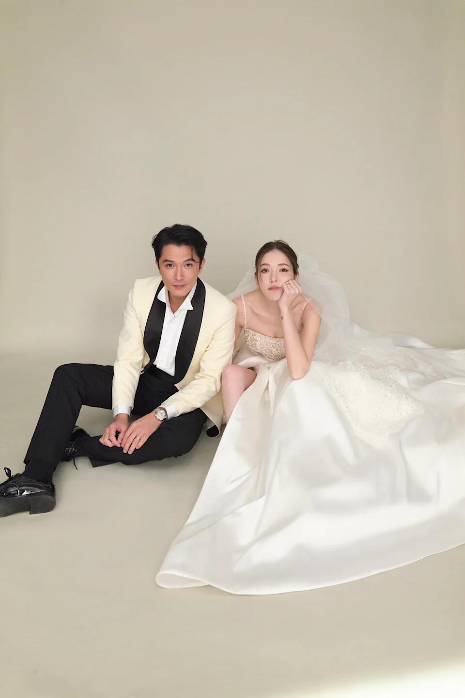 许玮甯邱泽11月28日举办婚礼💒，婚纱照好美，前女友唐嫣和罗晋这时候传出离婚，