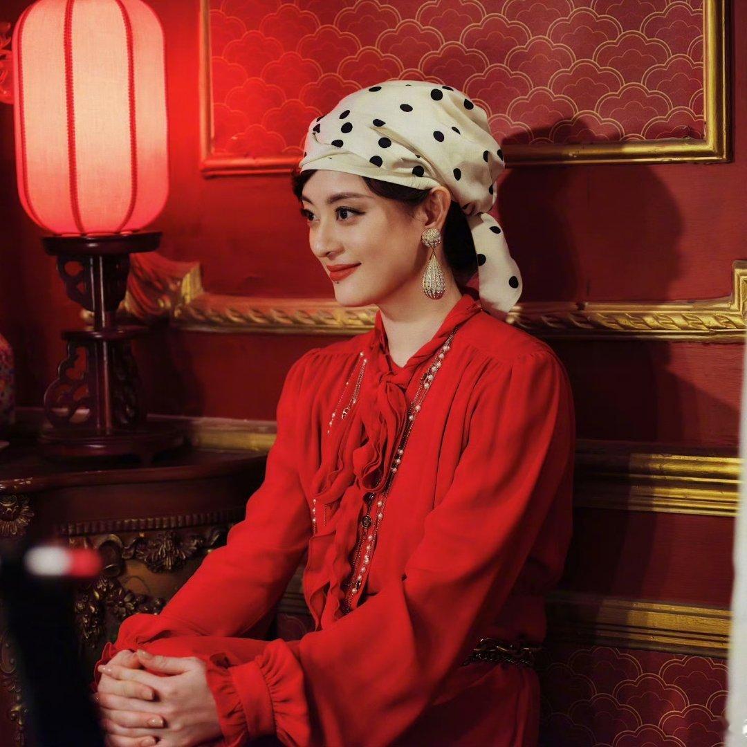 孙俪把老师打成老公超哥一打开手机简直像天塌了一样，哈哈，看来输入法把“老公”设成