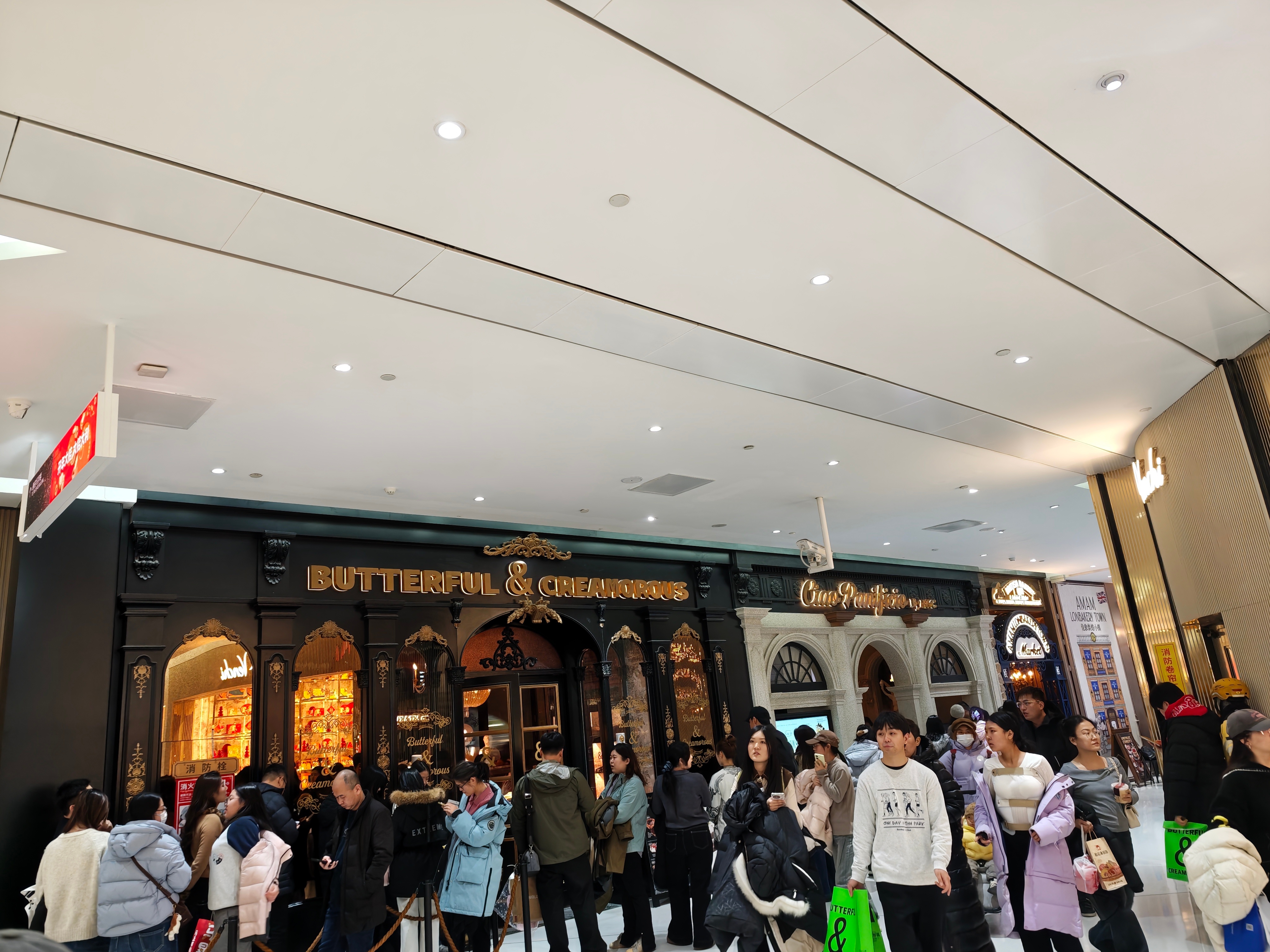 这个品牌是真的火啊，每次来都排队