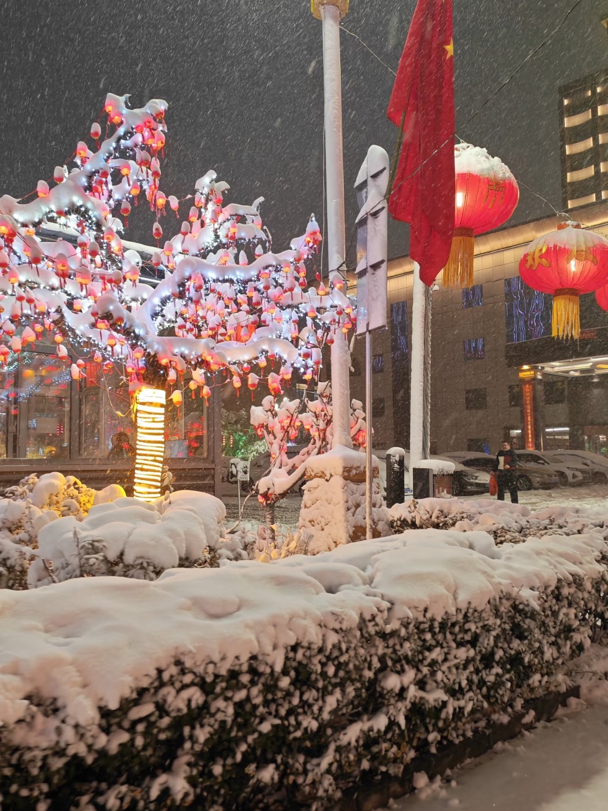 长治会惩罚每一个行程紧张的艺人自带霉豆腐的椅子不常见啊！这个限定版元宵喜乐会有点
