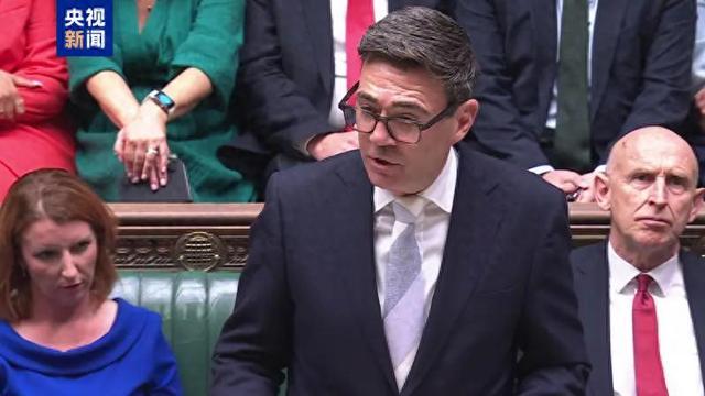 都说新官上任三把火，英国新首相硬顶俄罗斯的警告，说是为了力挺乌克兰，其实是为了自