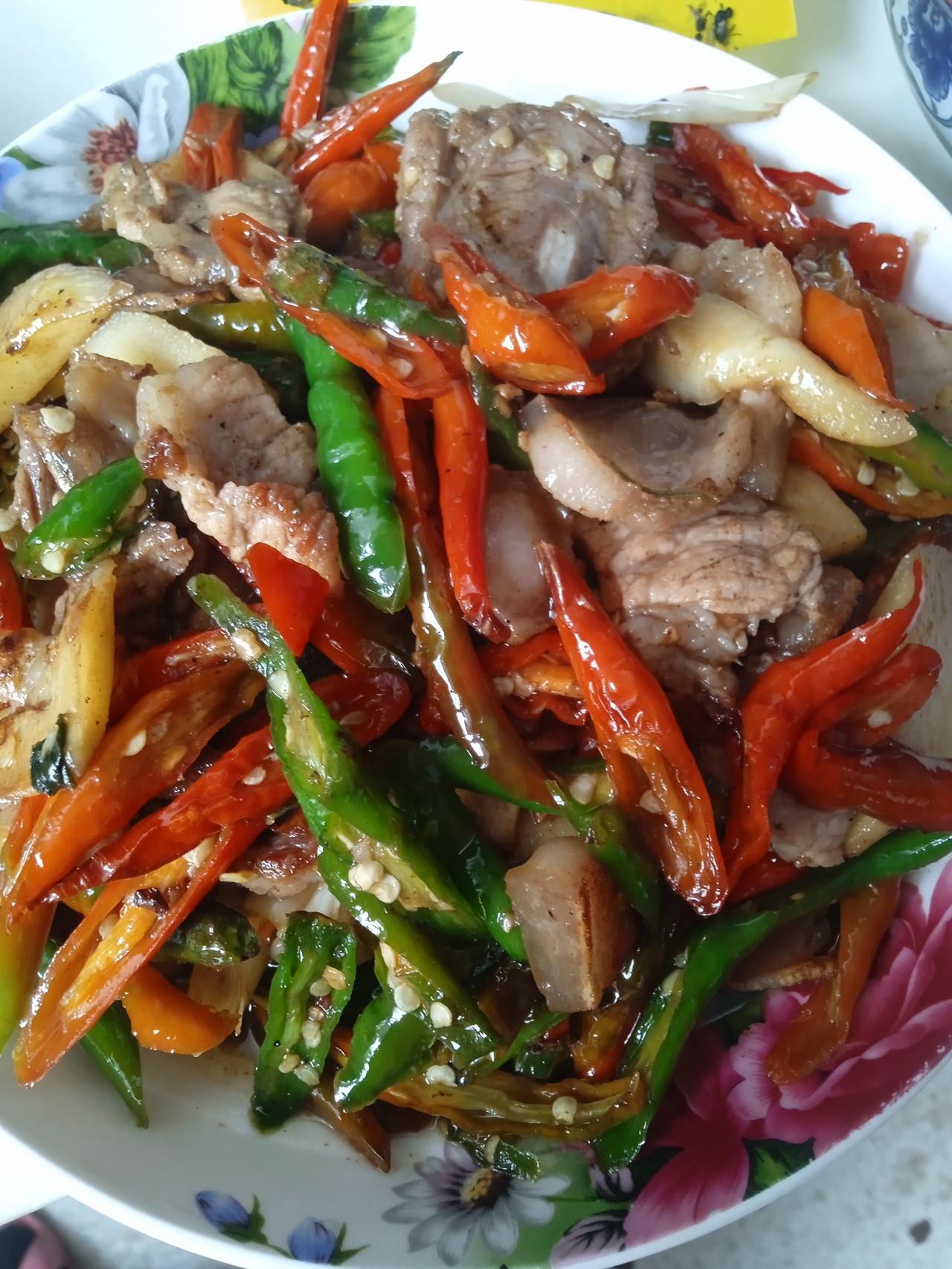 “我在人群中最擅长的，不是融入，而是精确计算出离开的最佳时机。”
不知道从什么时